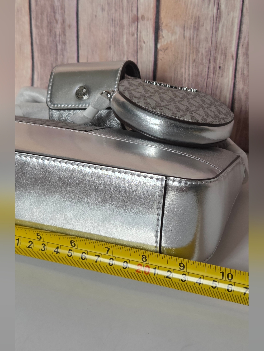 MICHAEL Michael Kors Metallic Crossbody Bag with Round Pouch & Ipod Case NWT - Picture 12 of 16